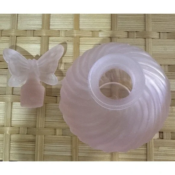 VINTAGE 4 PIECE PINK FROSTED GLASS BUTTERFLY PERFUME VANITY SET i3 - Picture 3 of 9